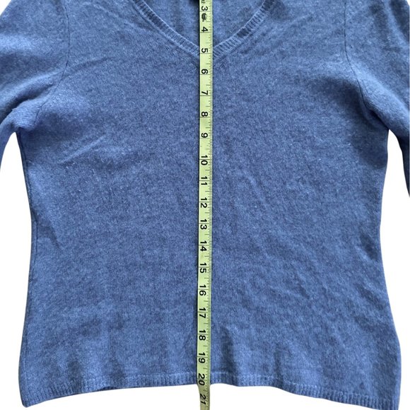 Ellen Tracy 100% Cashmere Blue V-Neck Sweater - Picture 6 of 8